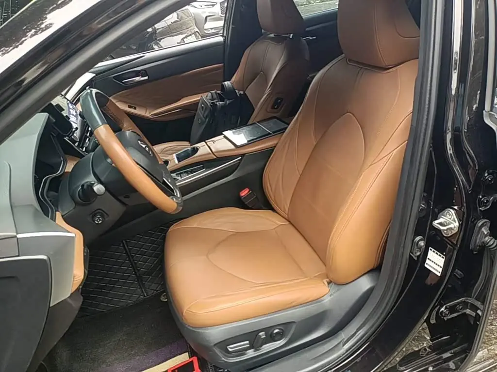Toyota Avalon 2019 — Photo 15/20