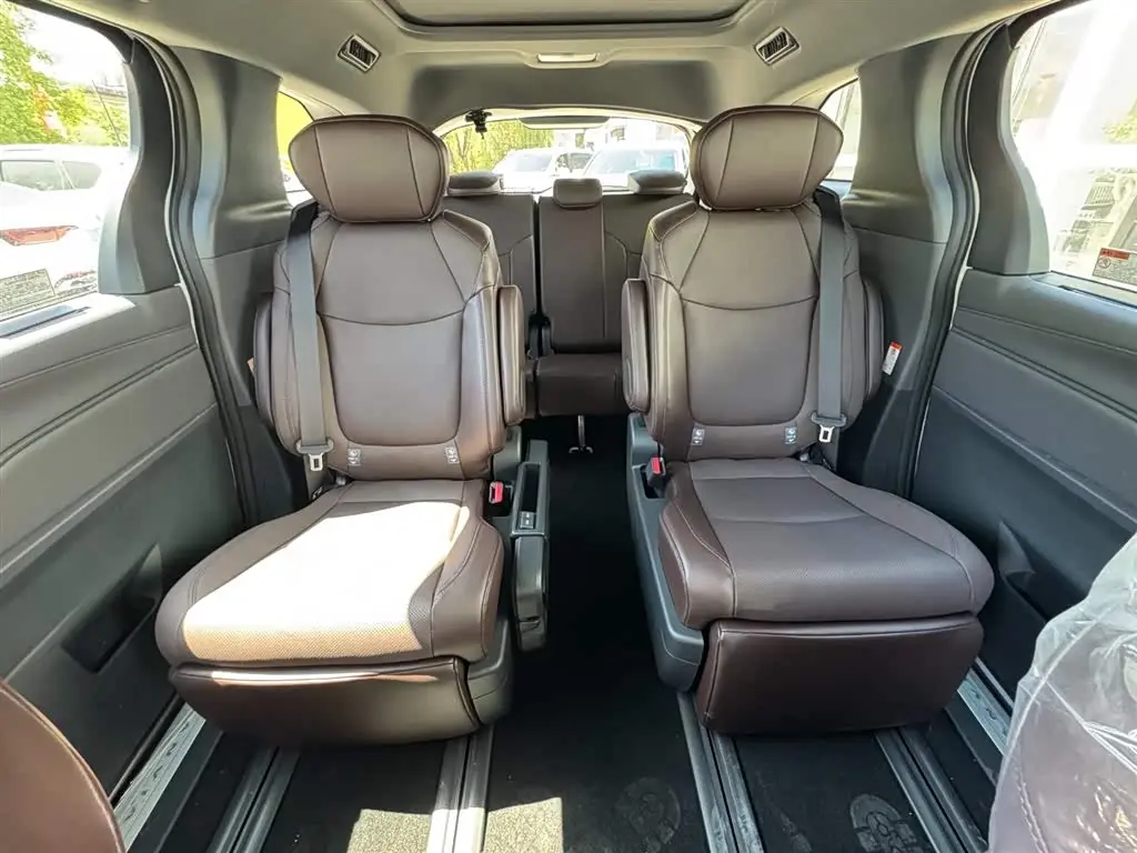 Toyota Granvia 2026 — Şəkil 12/13