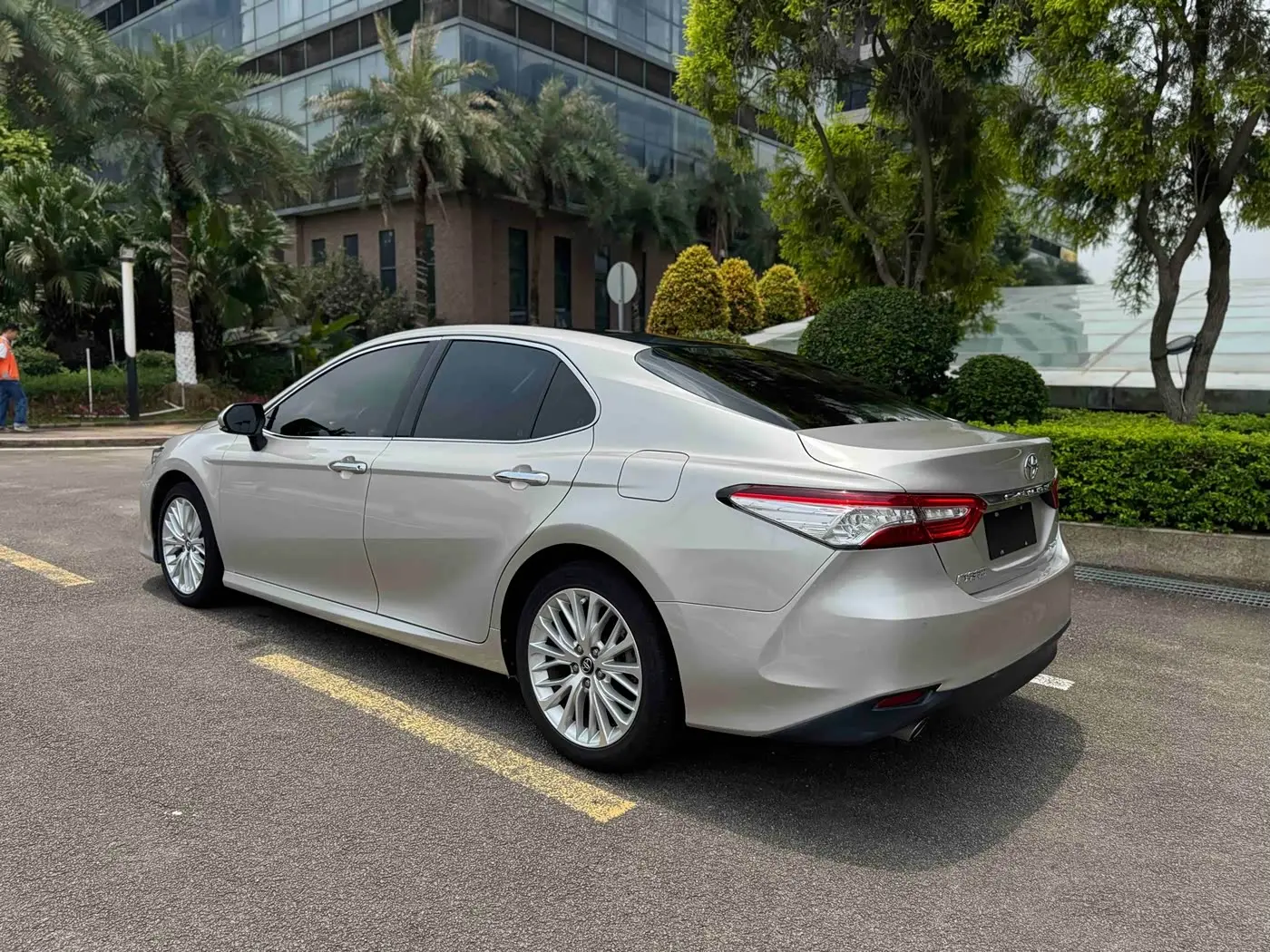 Toyota Camry 2019 — Photo 13/15