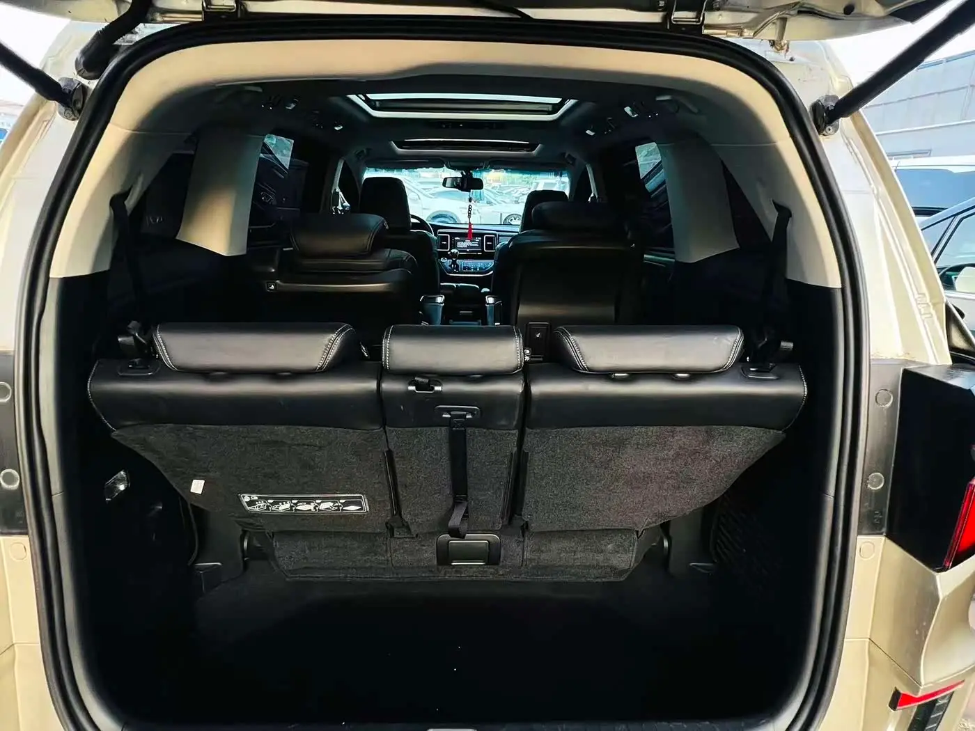 Honda Elysion 2018 — Photo 11/11