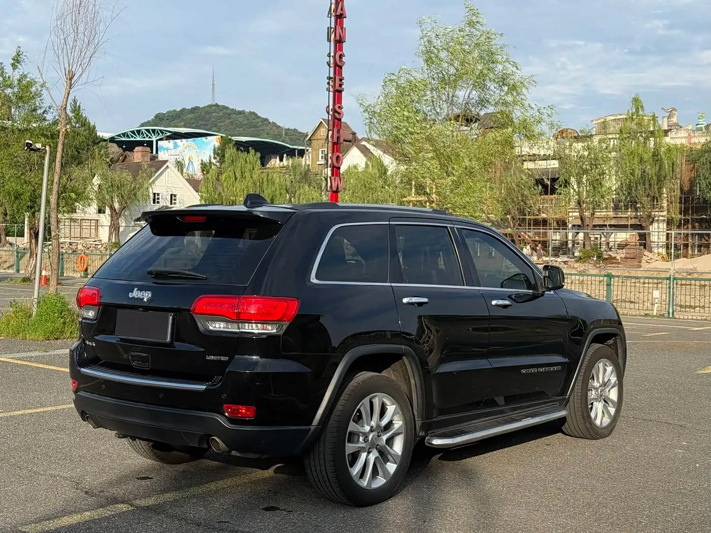 Jeep Grand Cherokee 2017 — Фото 3/15