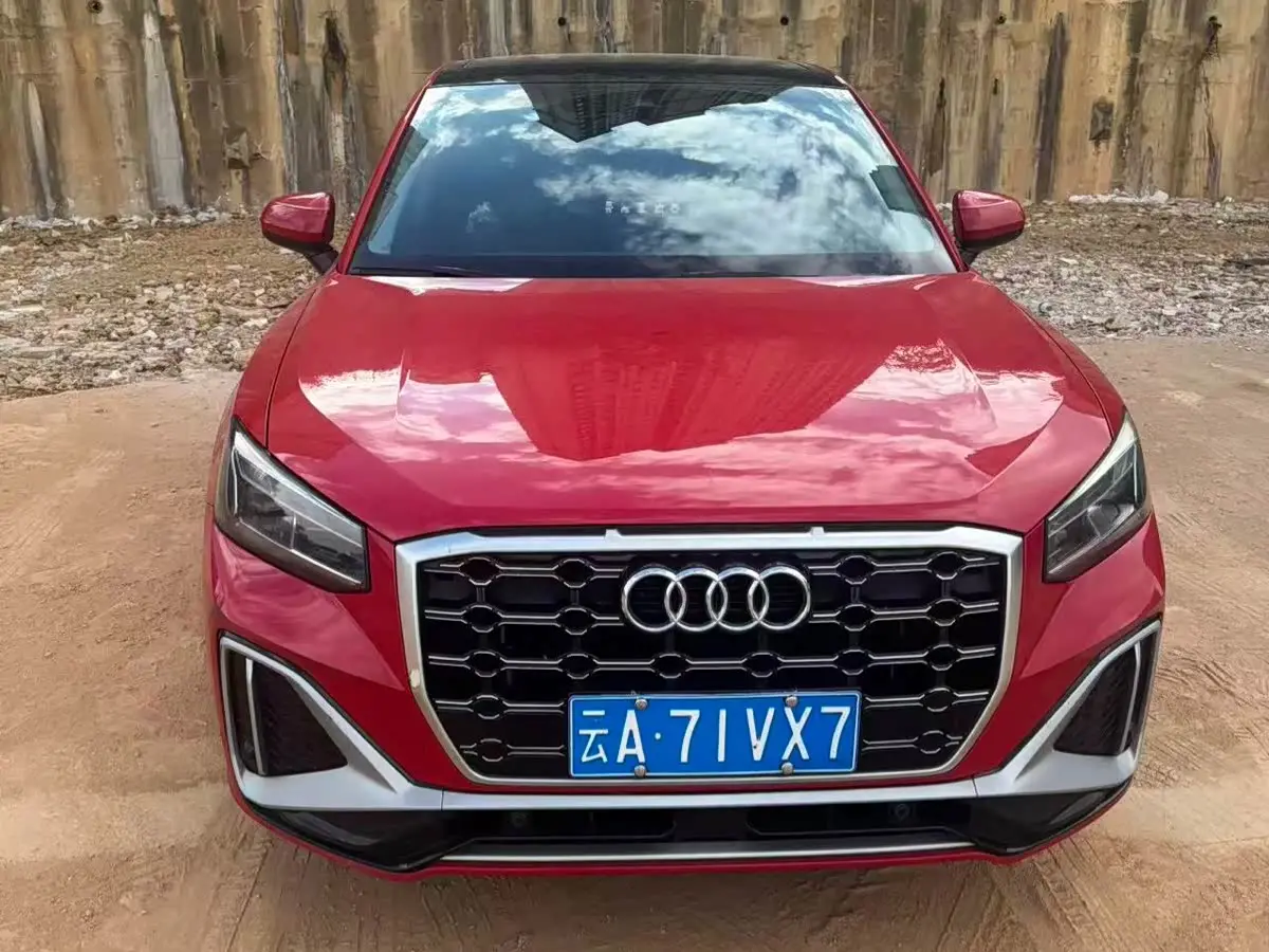 Audi Q2L 2023 — Photo 2/9