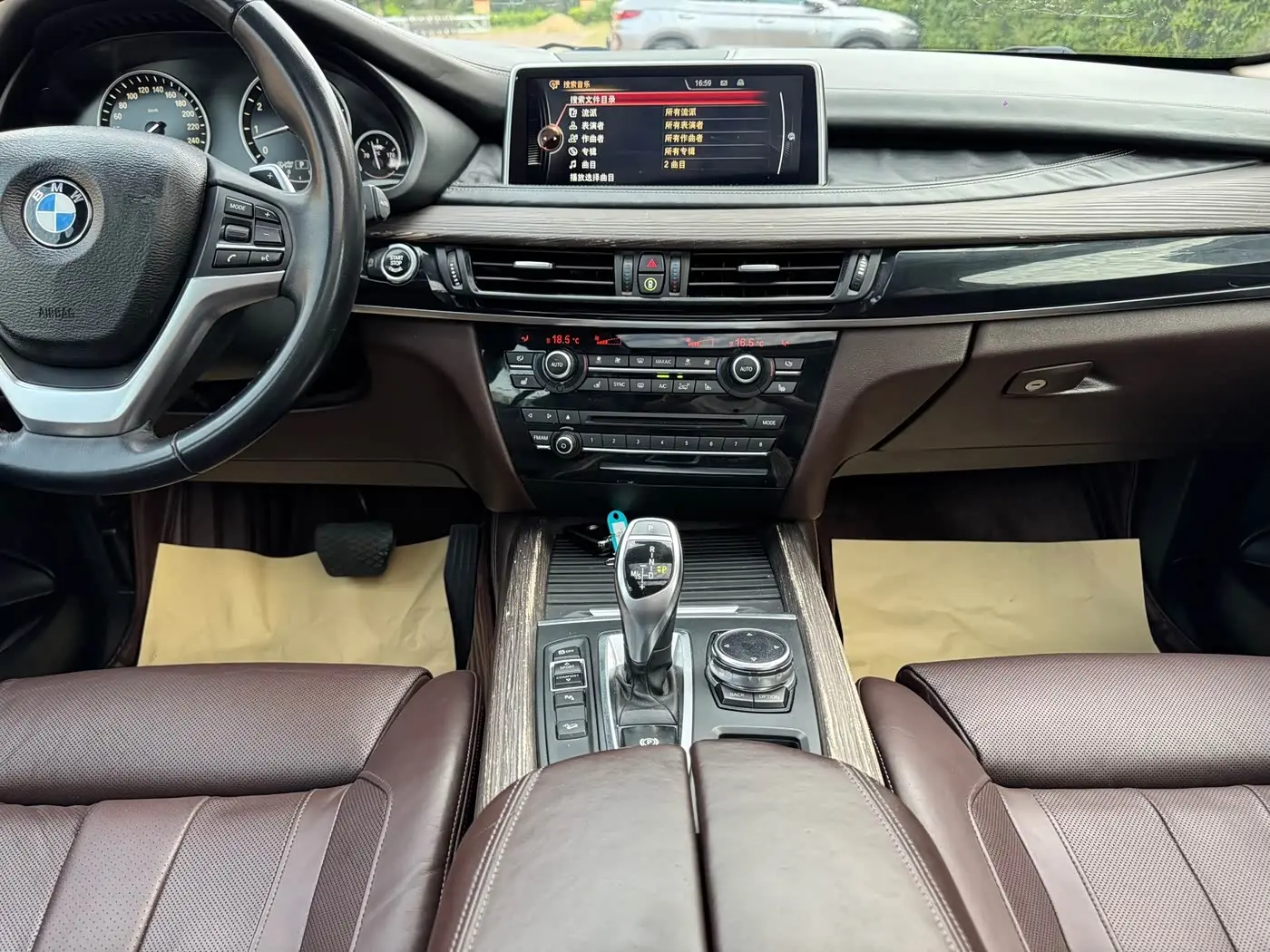BMW X5 2014 — Photo 18/20
