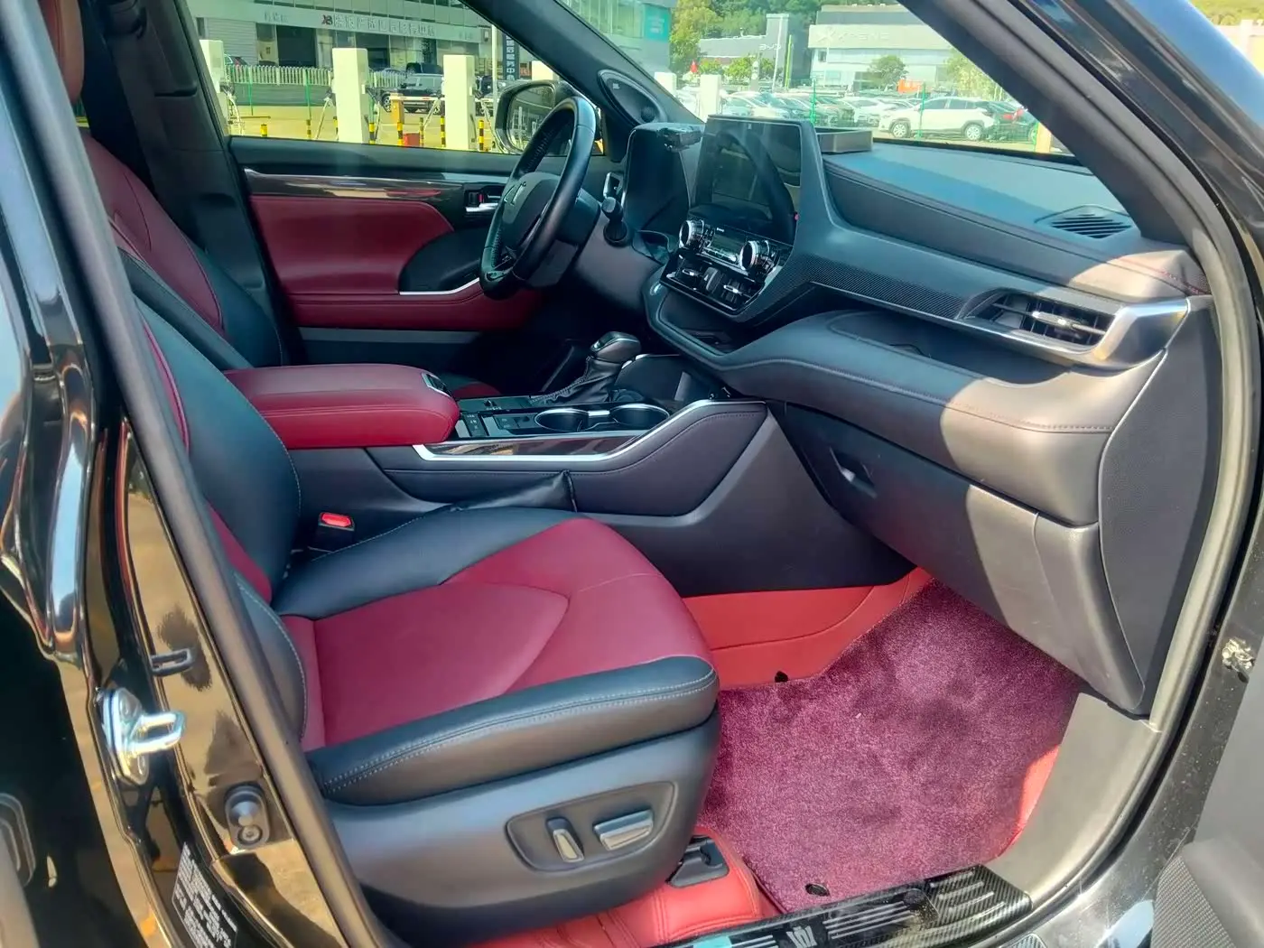 Toyota Crown Kluger 2022 — Photo 10/20
