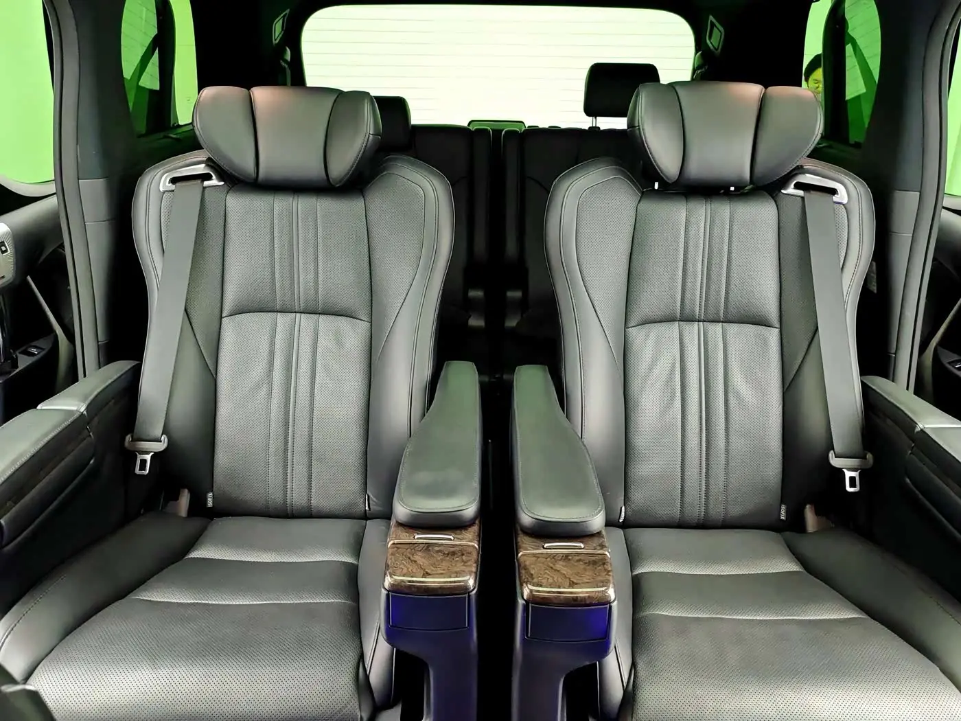 Toyota Vellfire 2021 — Photo 7/20