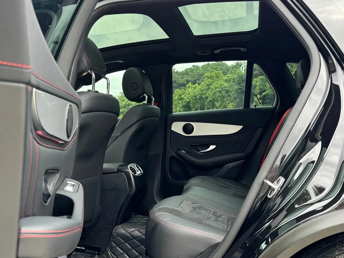Mercedes-Benz GLC AMG 2022 — Фото 12/20