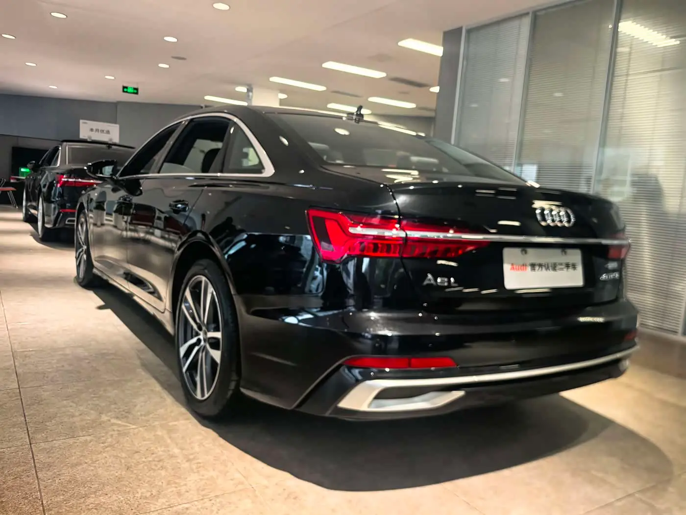 Audi A6L 2024 — Photo 8/13