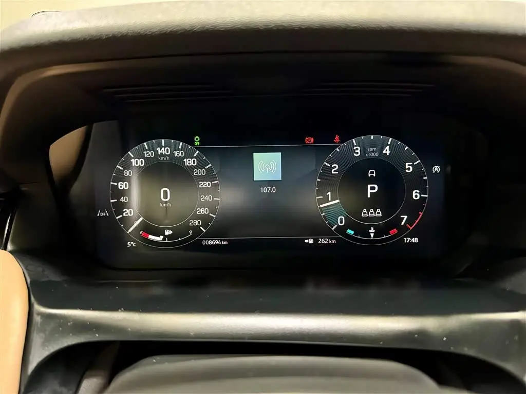 Land Rover Discovery Sport 2025 — Фото 16/20