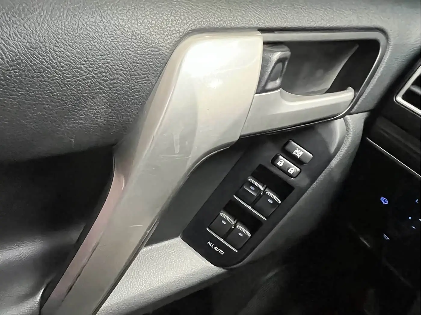 Toyota Prado 2019 — Photo 14/20