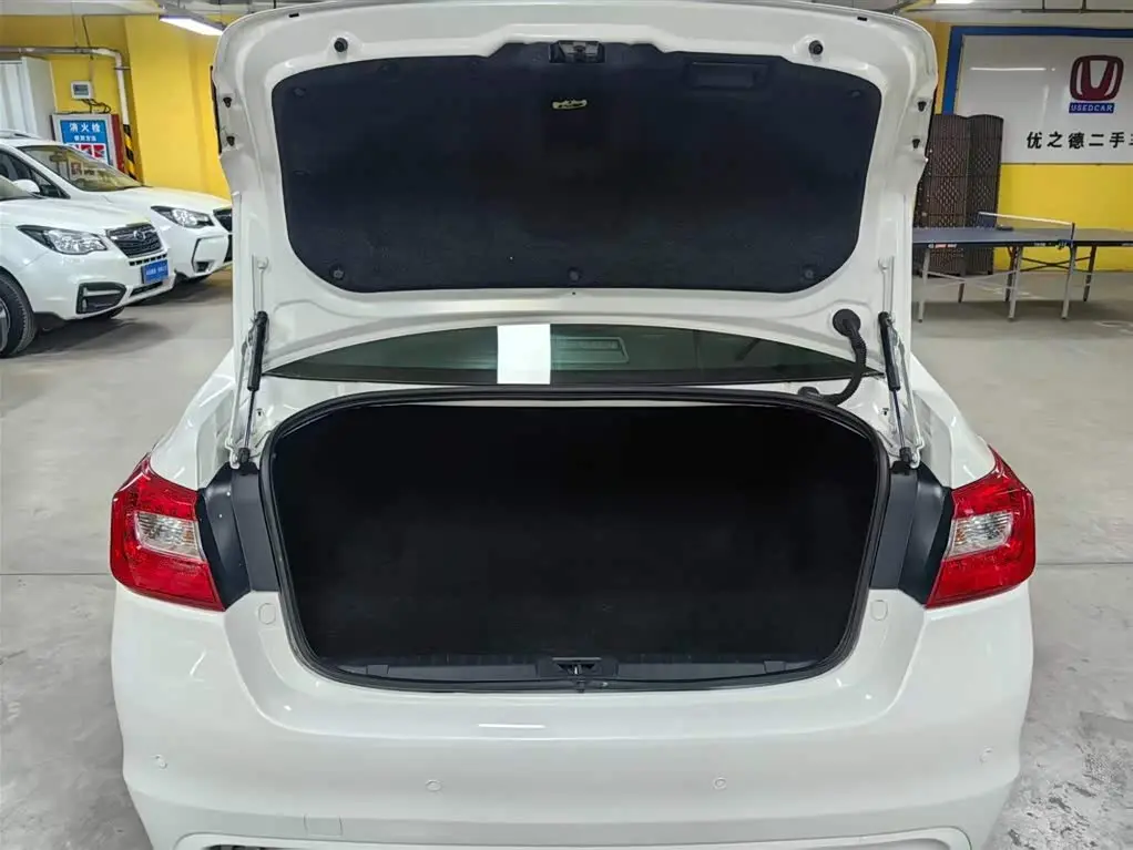Subaru Legacy 2017 — Фото 9/20