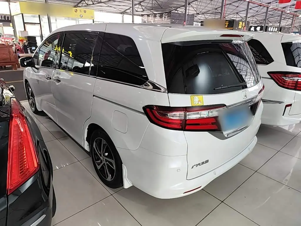 Honda Odyssey 2017 — Фото 5/20