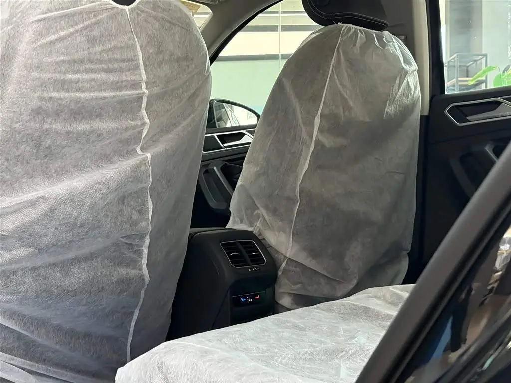 Volkswagen Tiguan L PHEV 2025 — Photo 15/17