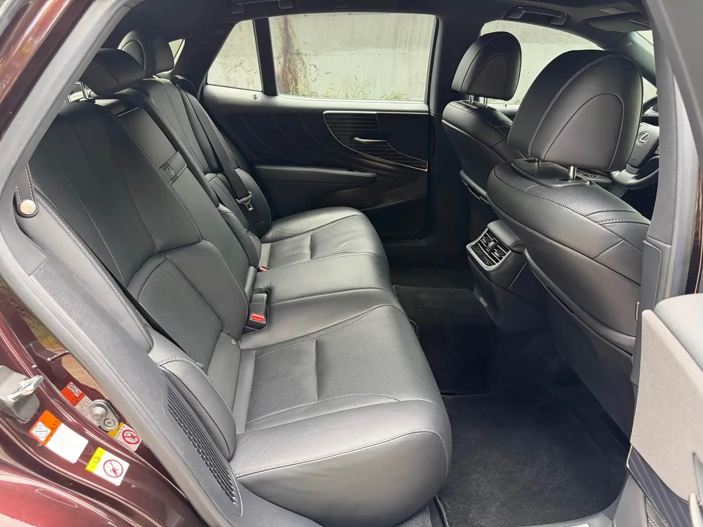 Lexus LS 2019 — Photo 9/19