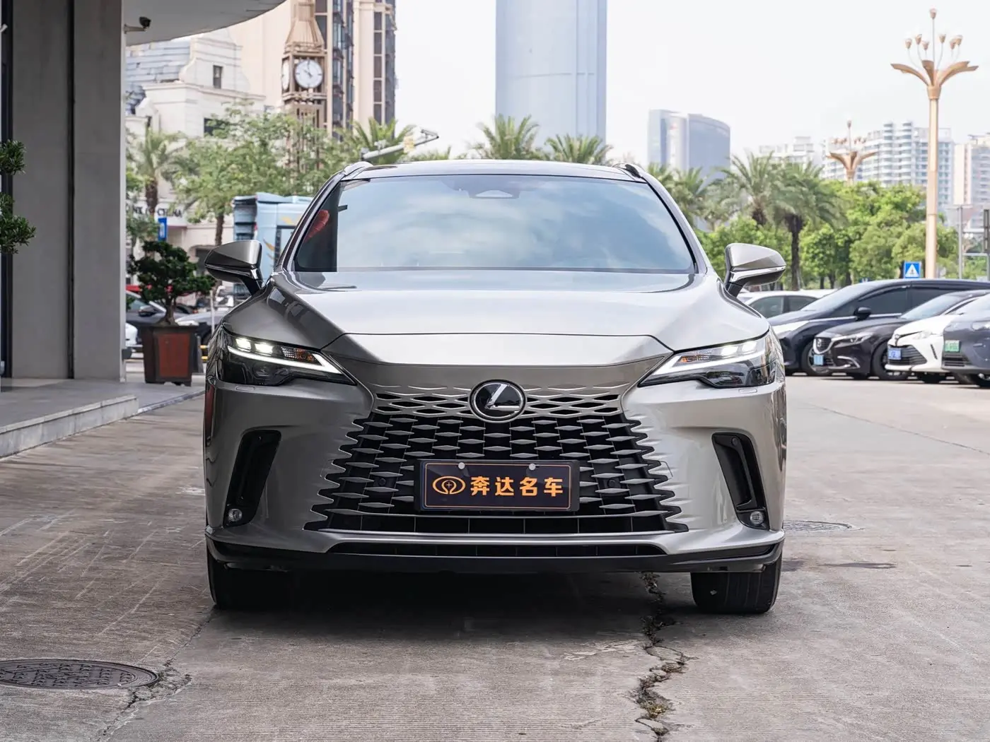 Lexus RX 2025 — Photo 2/20