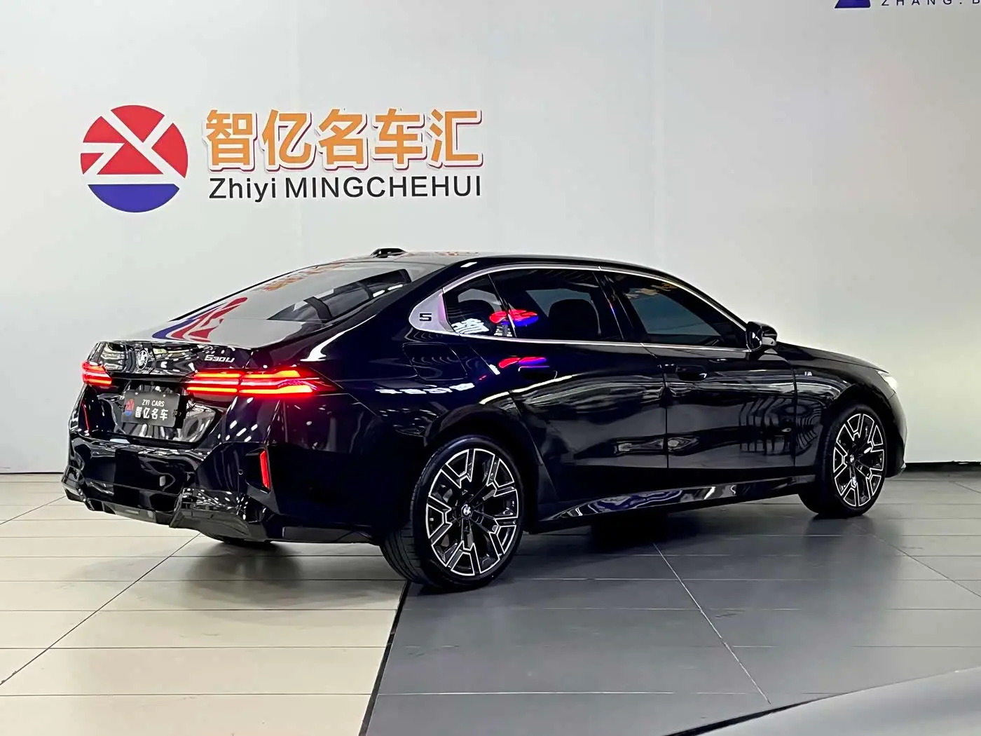 BMW 5 Series 2024 — Photo 16/16