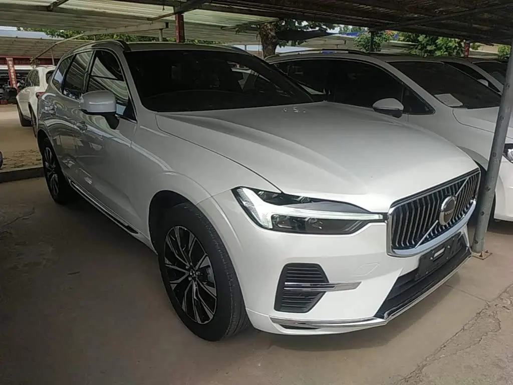Volvo XC60 2023 — Фото 4/20