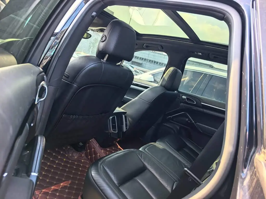 Porsche Cayenne 2016 — ფოტო 10/15