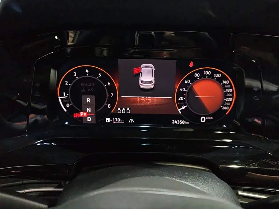 Volkswagen Golf 2024 — Photo 14/16