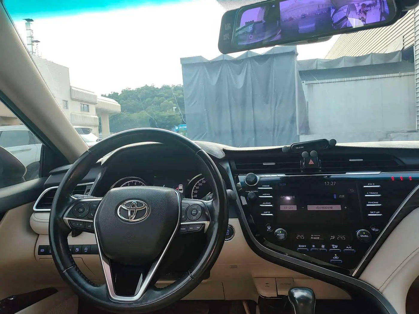 Toyota Camry 2019 — Фото 13/17