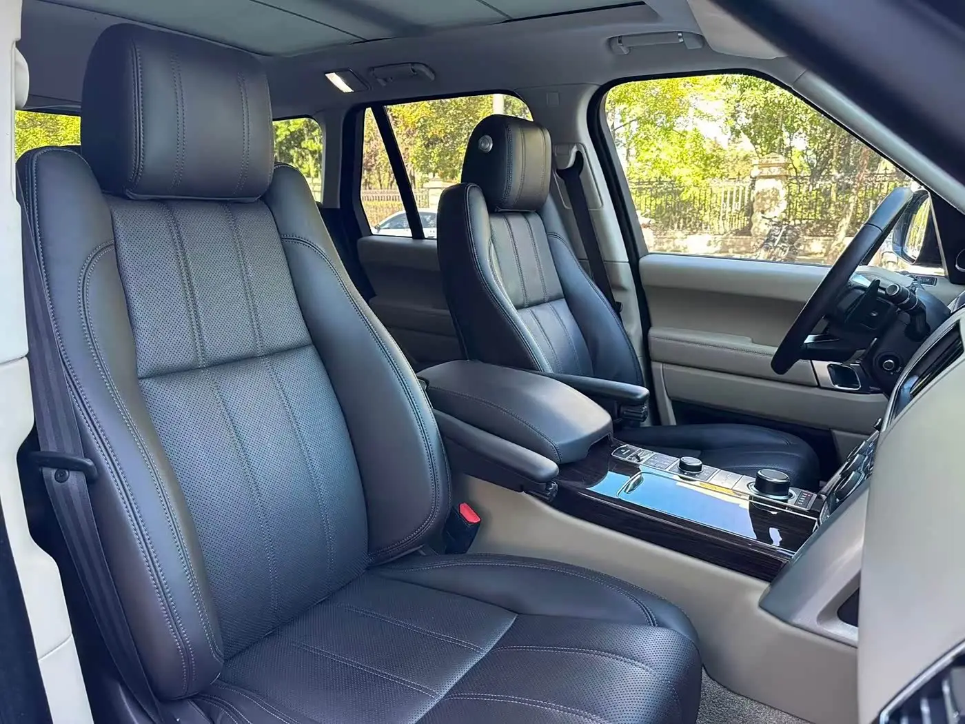 Land Rover Range Rover 2016 — Photo 14/20