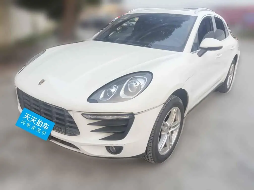 Porsche Macan 2017 — Photo 1/13