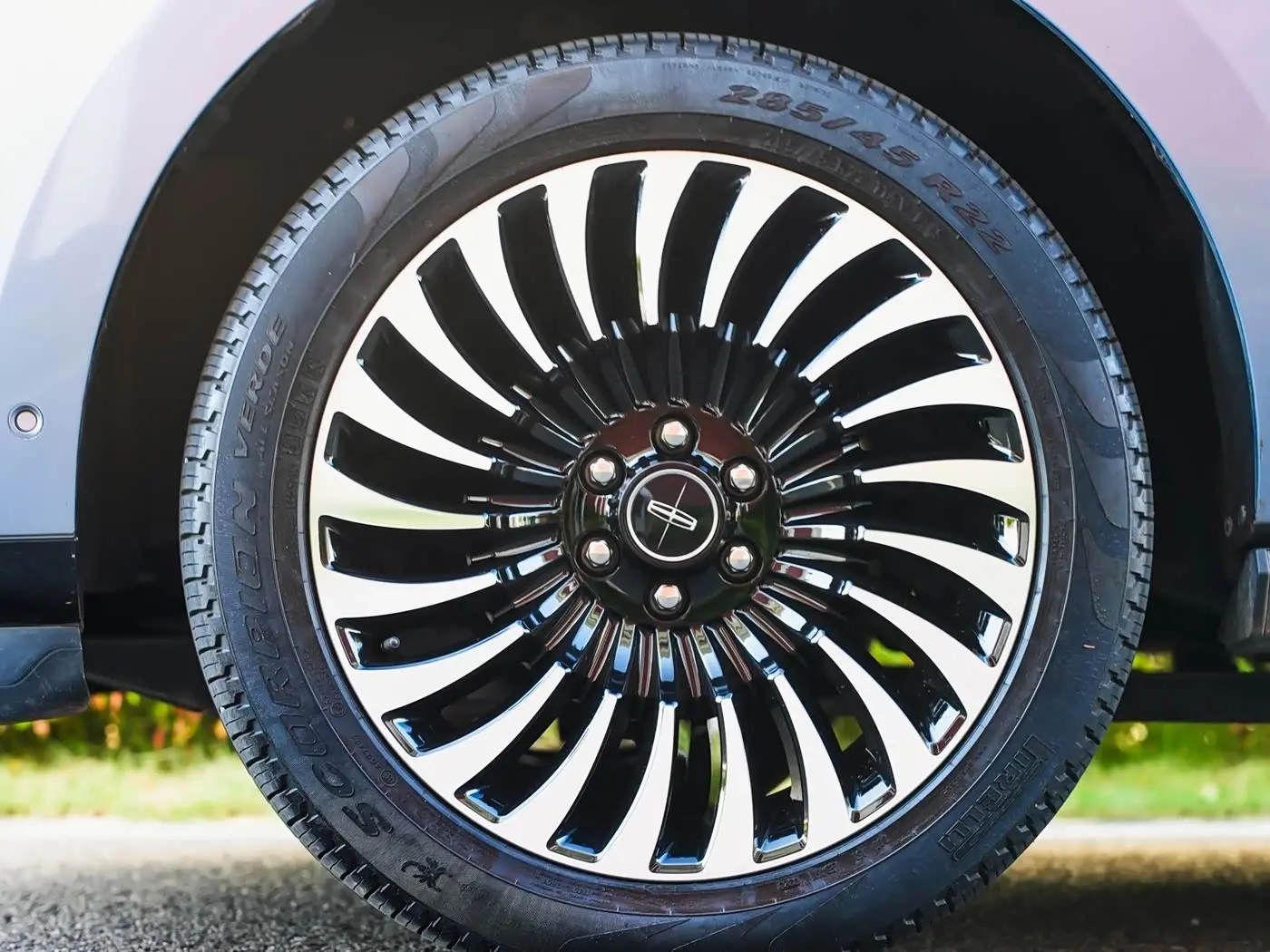 Lincoln Navigator 2020 — Şəkil 19/20