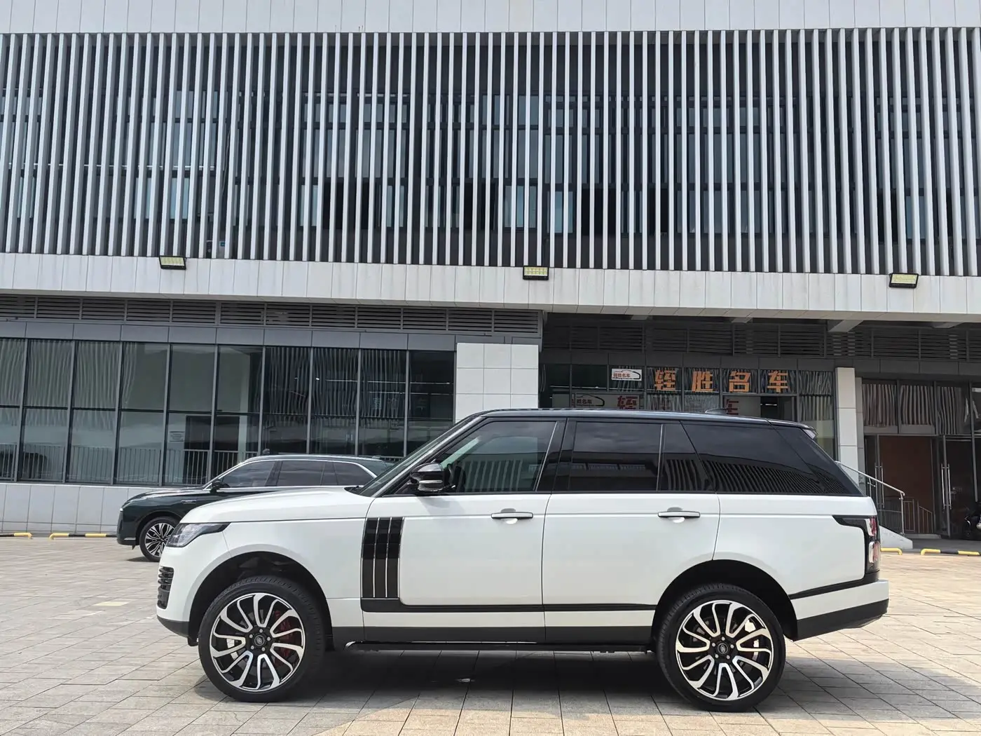 Land Rover Range Rover 2019 — Фото 6/18