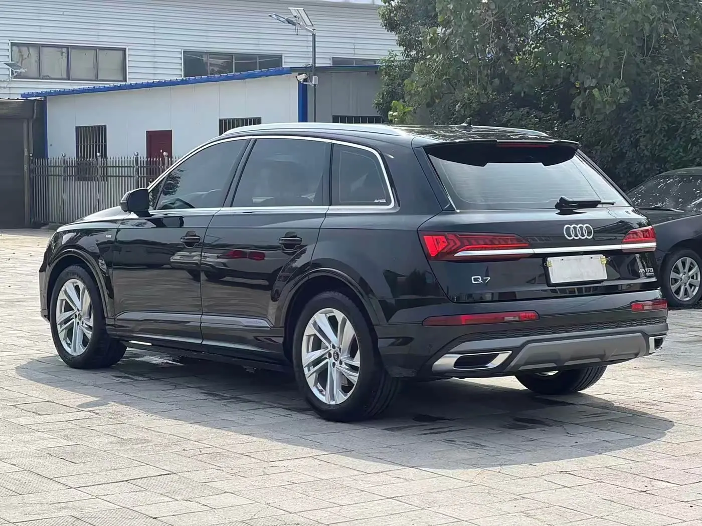 Audi Q7 2024 — Фото 9/11