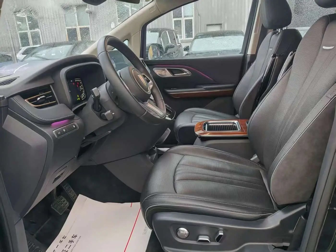 Hongqi HQ9 PHEV 2024 — Photo 5/9