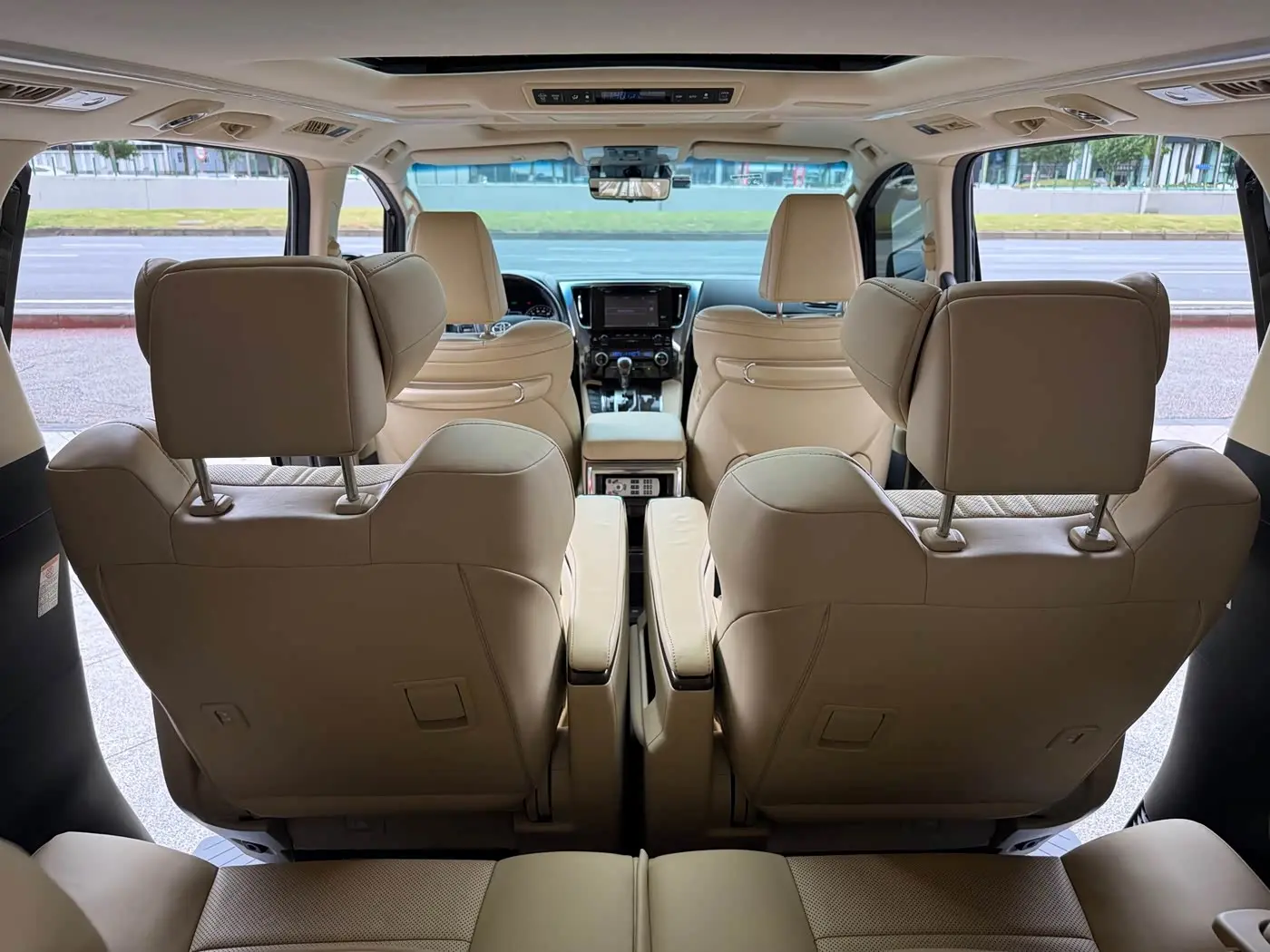 Toyota Vellfire 2020 — Photo 14/20