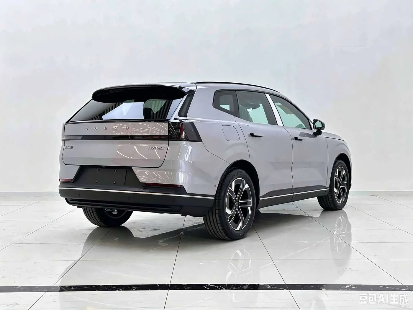 Volvo XC70 Plug-in Hybrid 2026 — Фото 5/11