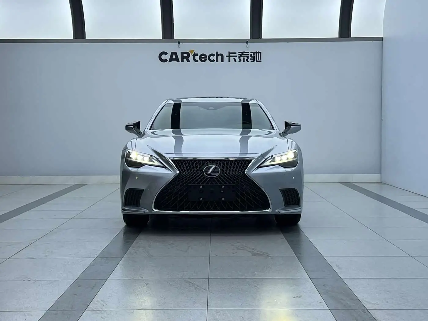 Lexus LS 2022 — ფოტო 4/12