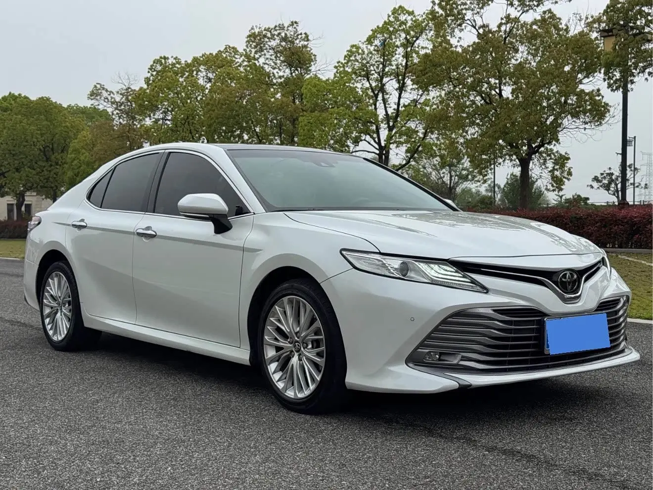 Toyota Camry 2019 — Фото 2/9