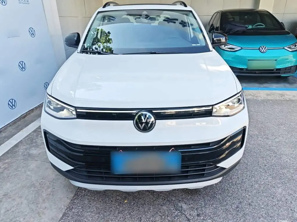 Volkswagen Tharu 2025 — Photo 2/19
