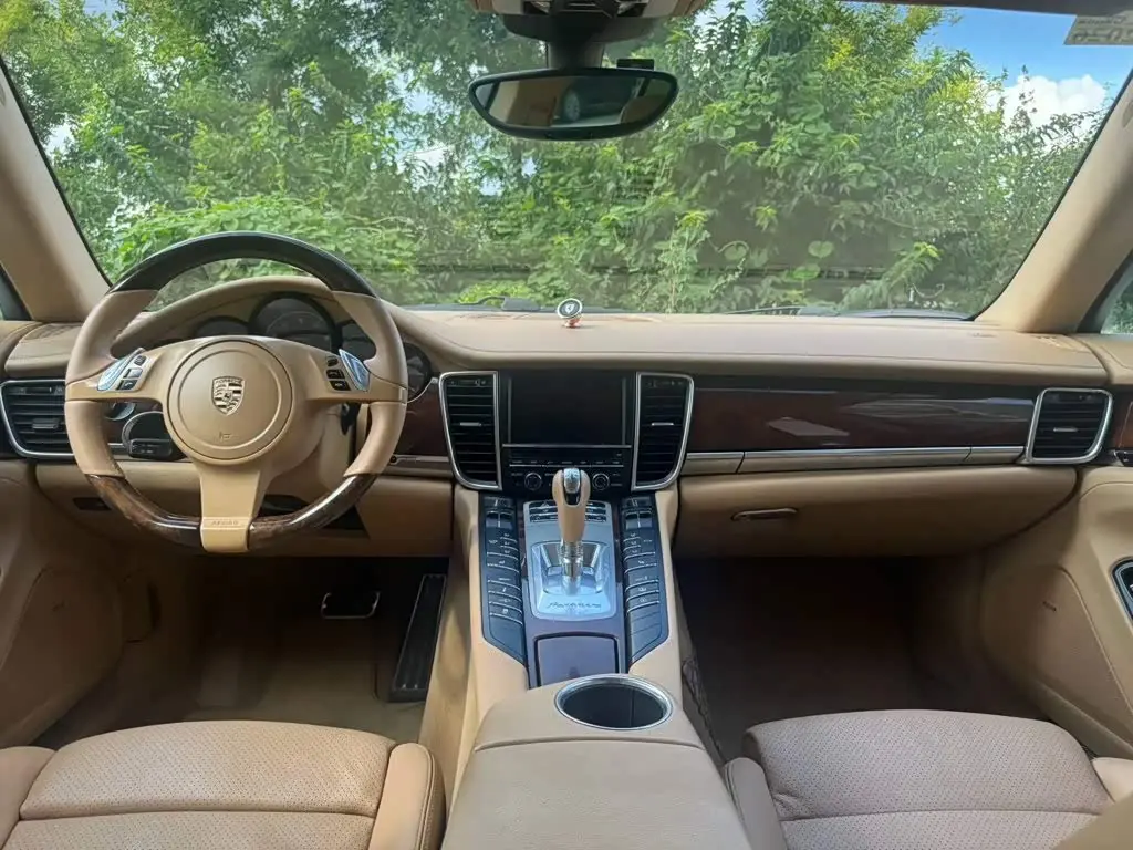 Porsche Panamera 2012 — Photo 9/11