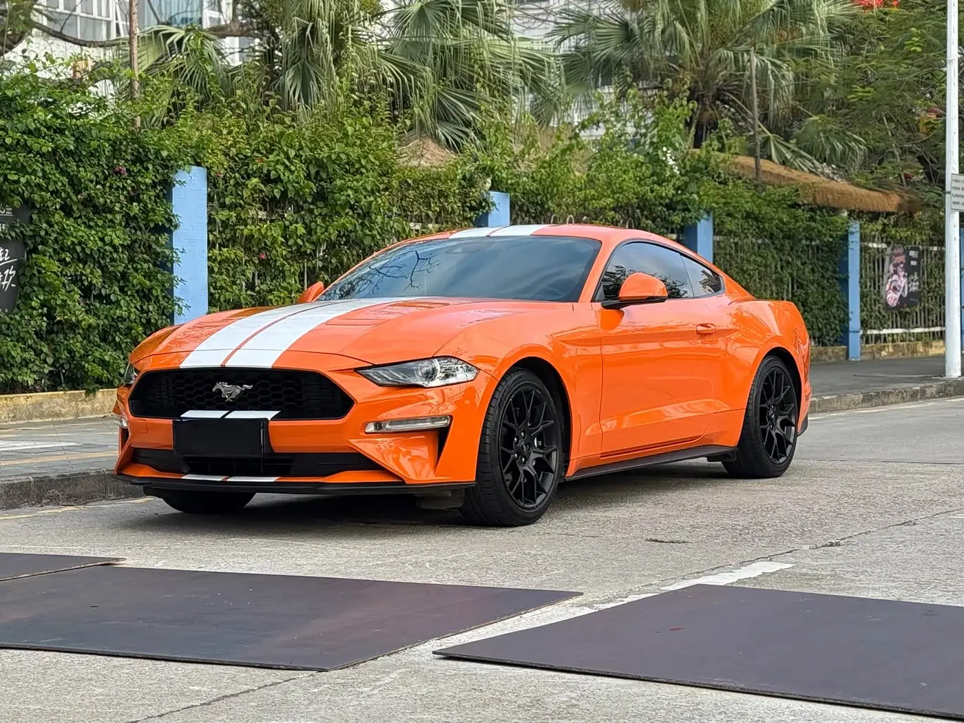 Ford Mustang 2020 — Фото 1/20