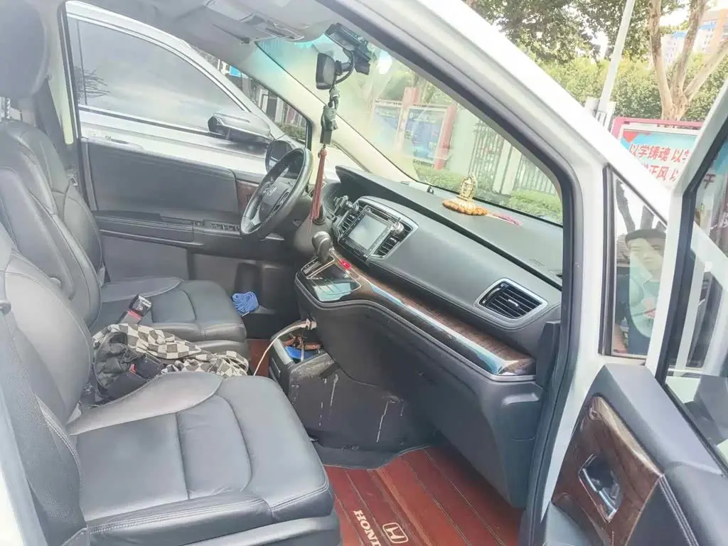 Honda Odyssey 2016 — Photo 13/13