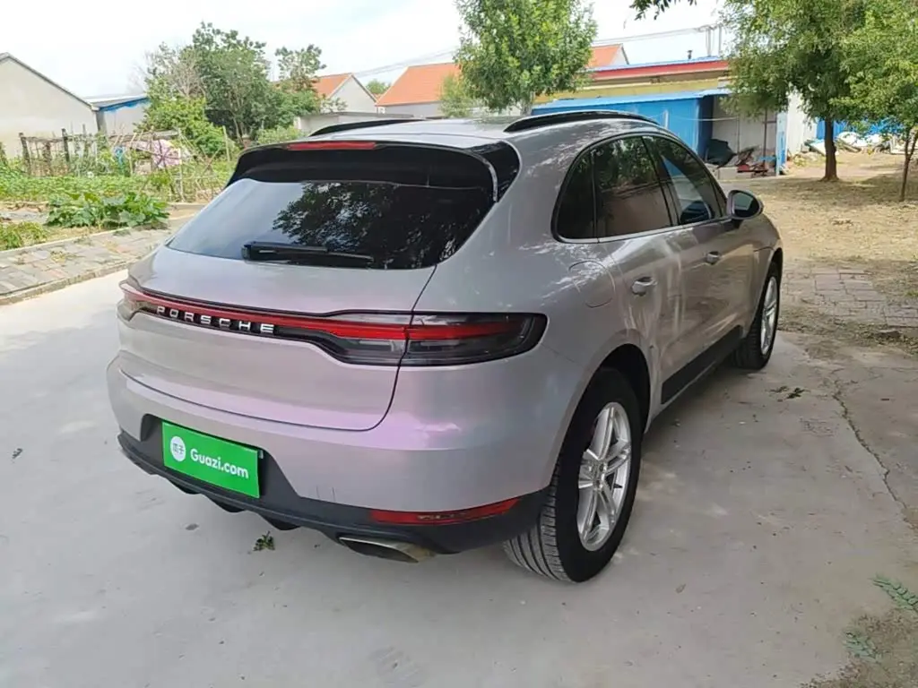 Porsche Macan 2020 — ფოტო 7/20