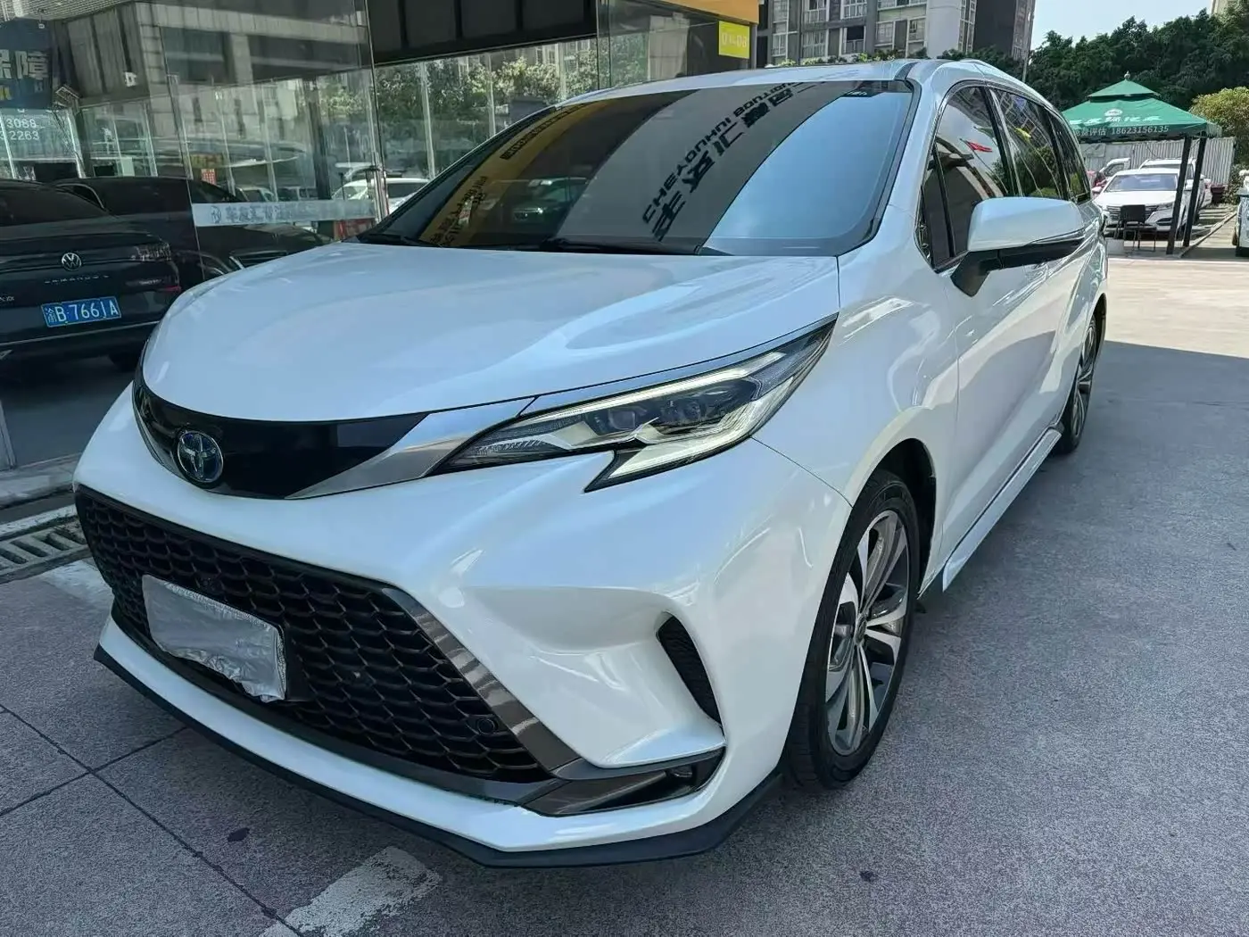 Toyota Granvia 2024 — Şəkil 1/9
