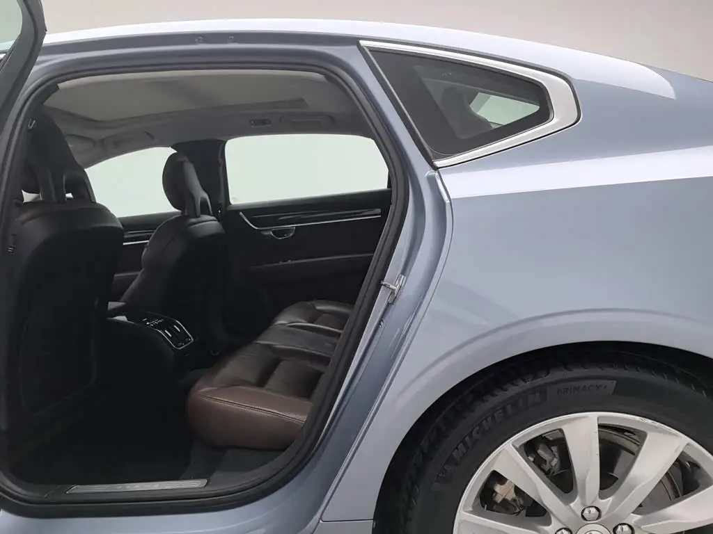 Volvo S90 2017 — Фото 15/20