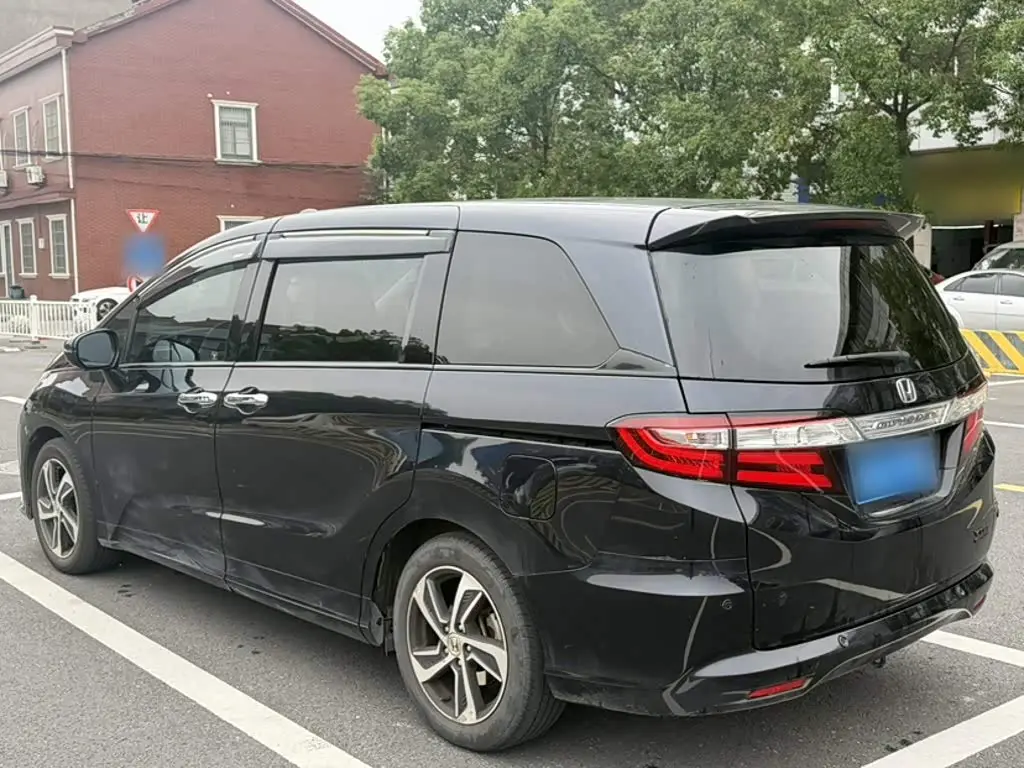 Honda Odyssey 2016 — Photo 2/9