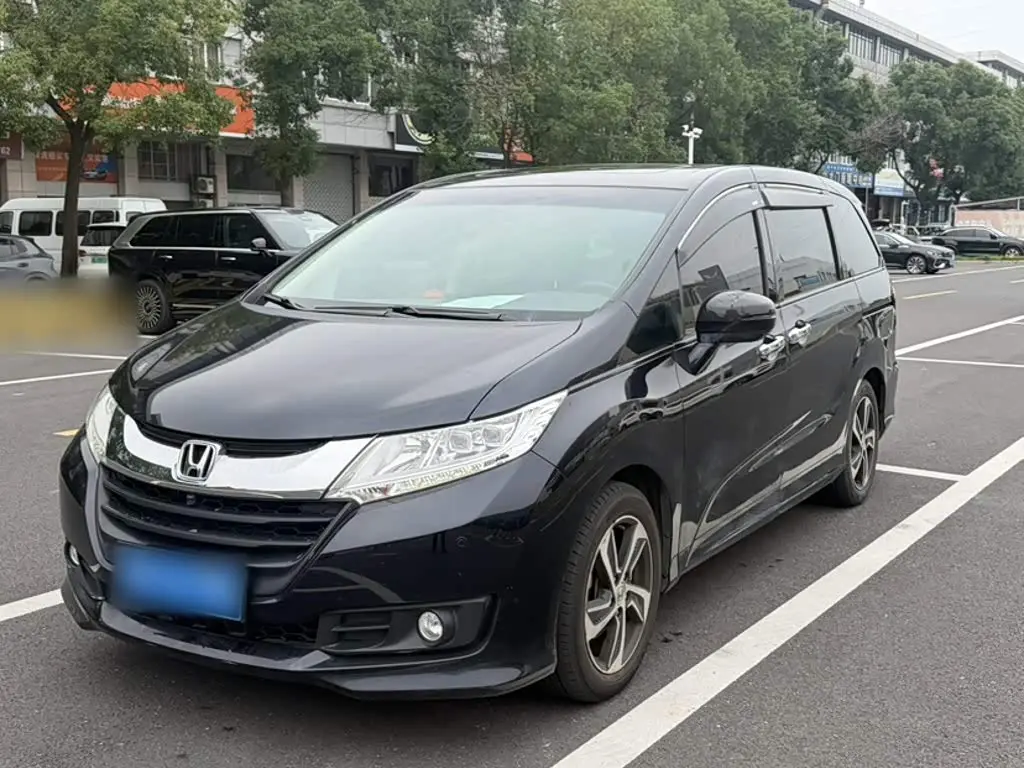 Honda Odyssey 2016 — Photo 1/9