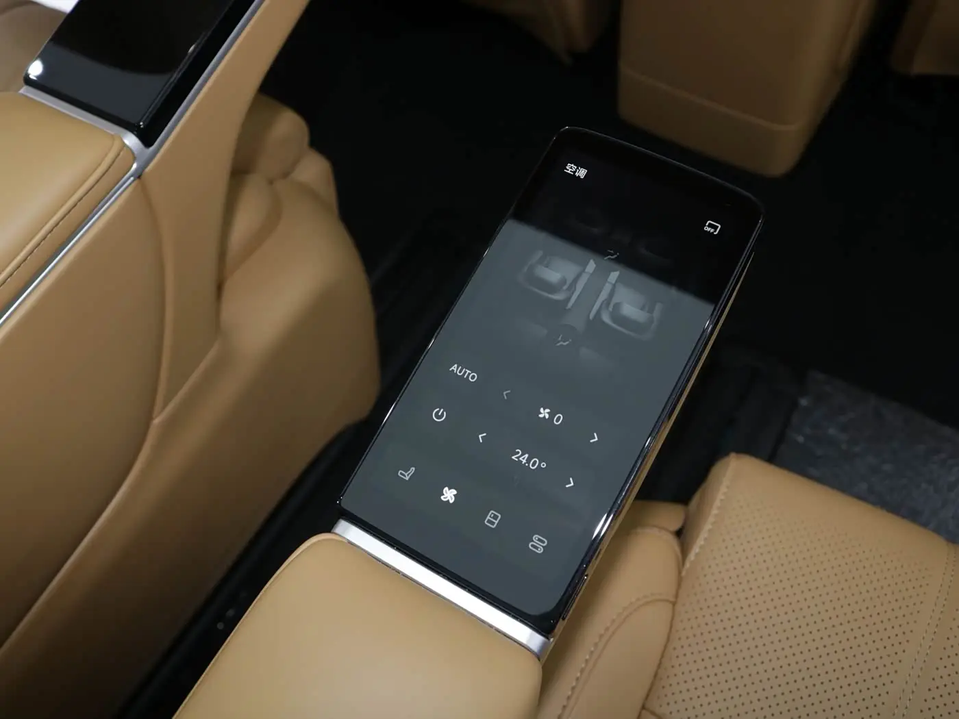 Voyah Auto Voyah Dreamer 2025 — Photo 19/20