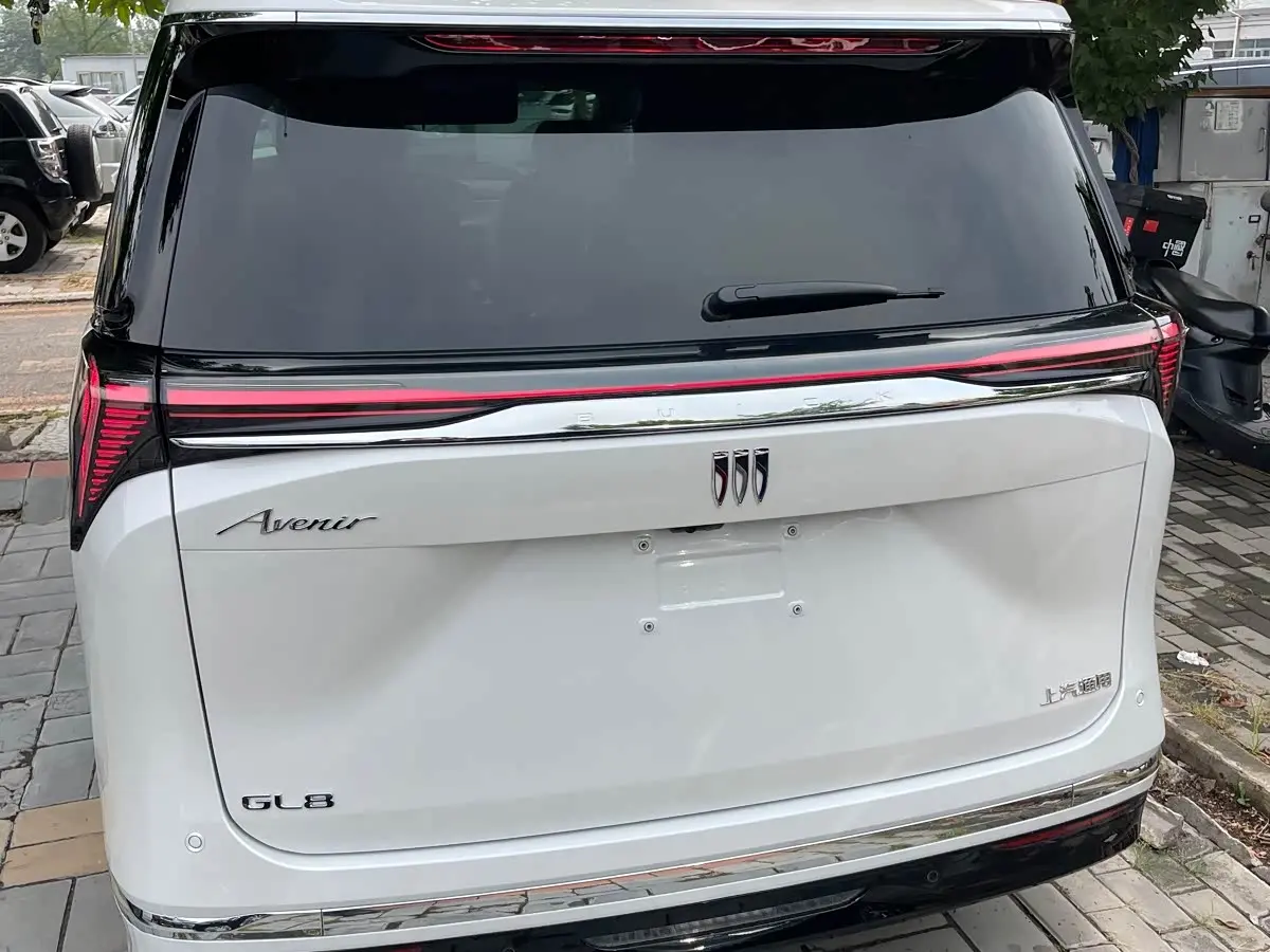 Buick GL8 2026 — Photo 7/17