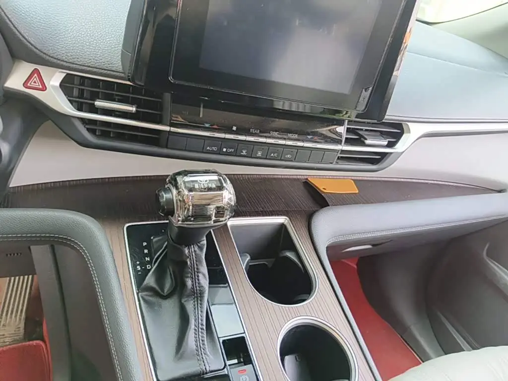 Toyota Sienna 2022 — Photo 12/19