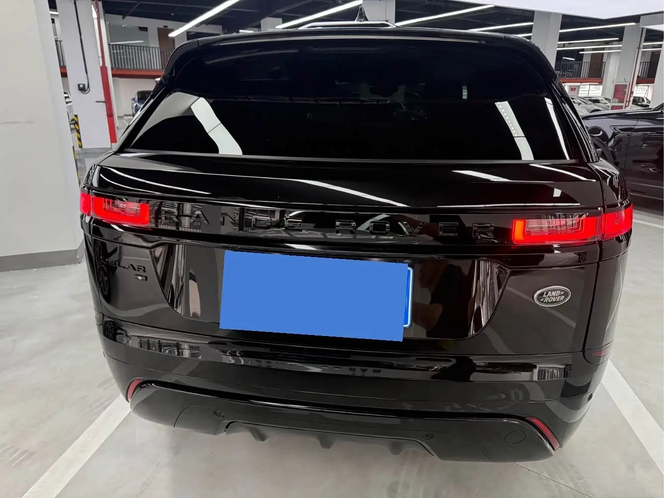 Land Rover Range Rover Velar 2021 — Фото 12/13