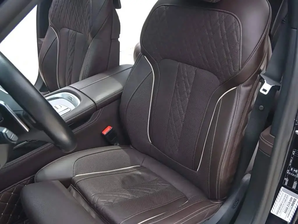 BMW 7 Series 2018 — Photo 7/9