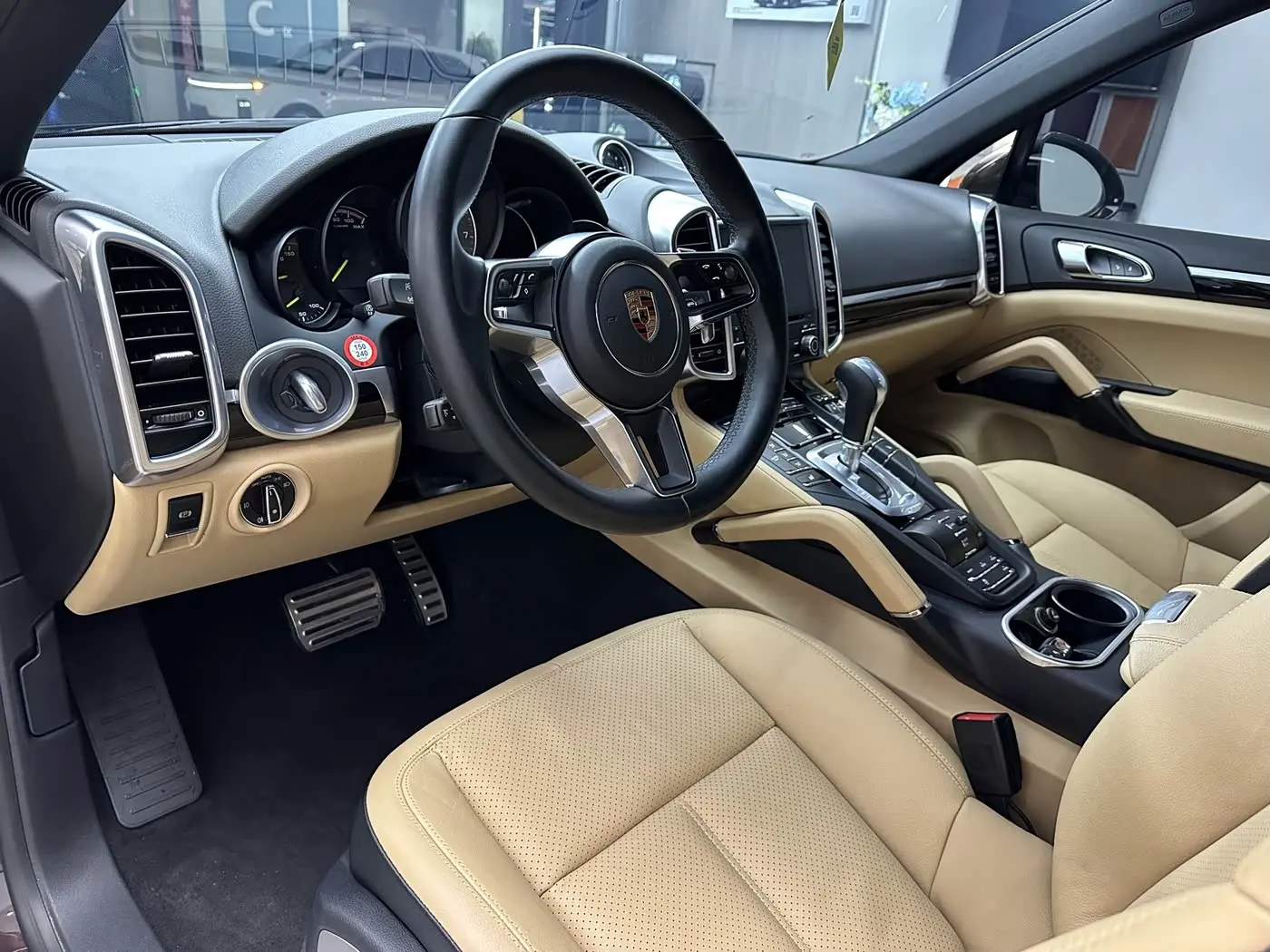 Porsche Cayenne New Energy 2017 — Фото 6/20
