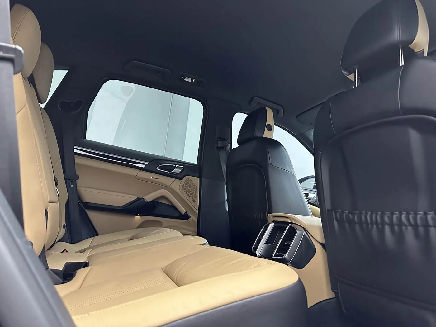 Porsche Cayenne New Energy 2017 — Фото 13/20