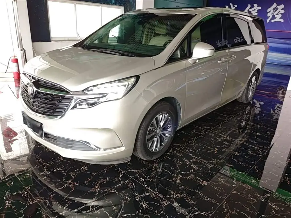 Buick GL8 2021 — Photo 2/20